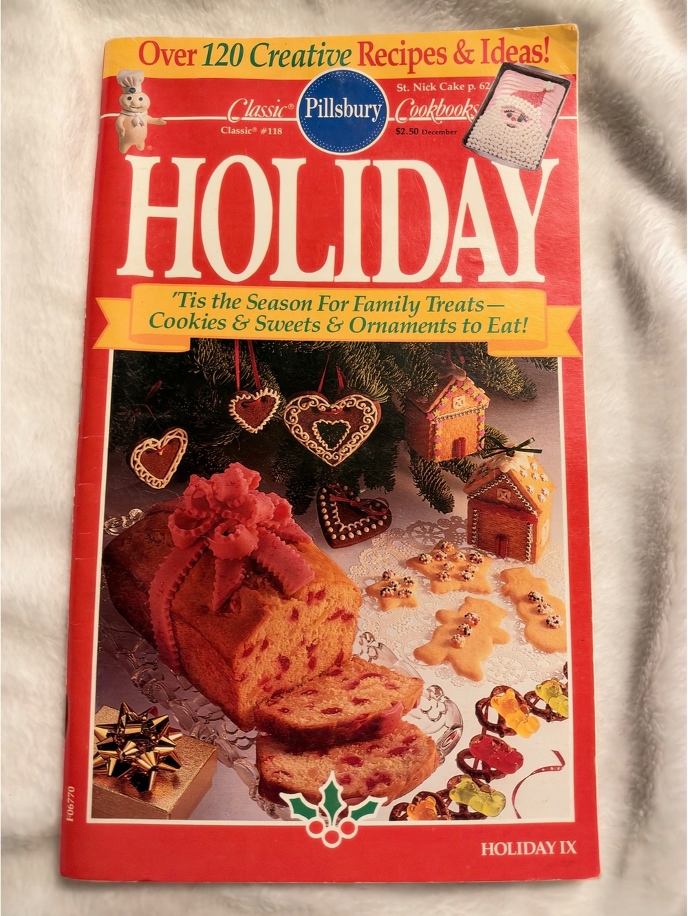 Classic Pillsbury Holiday Cookbook - Holiday IX Edition
